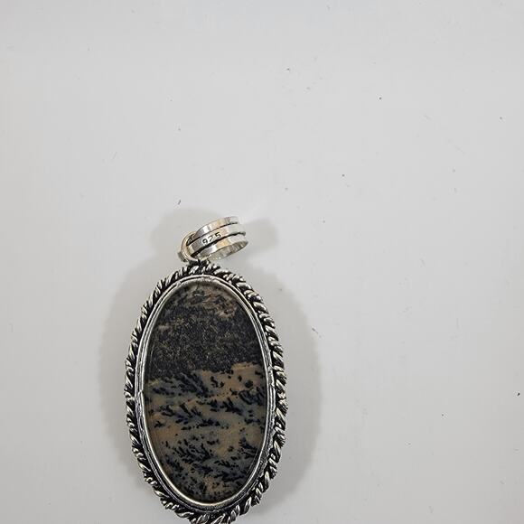 Handmade Silver Pendant with Dendritic Agate Cabochon - Picture 4 of 10